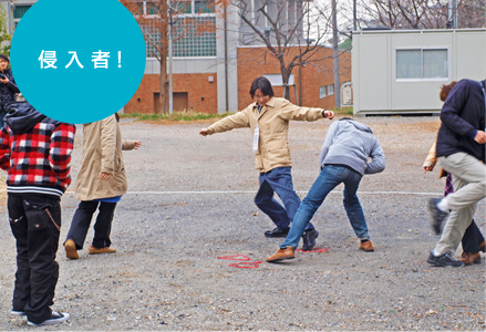 侵入者！