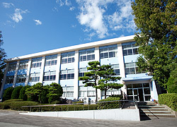 伝統文化と環境福祉の専門学校